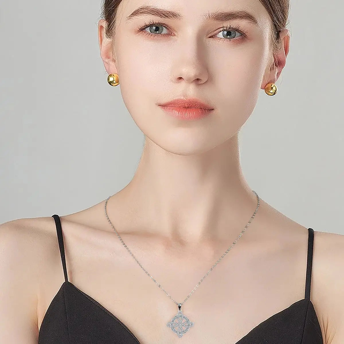 WitchKnot Necklace